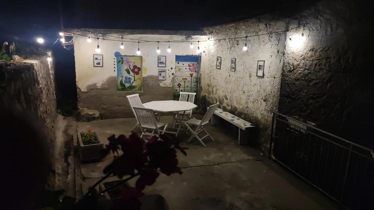 Dika Apartment Bar Exterior photo